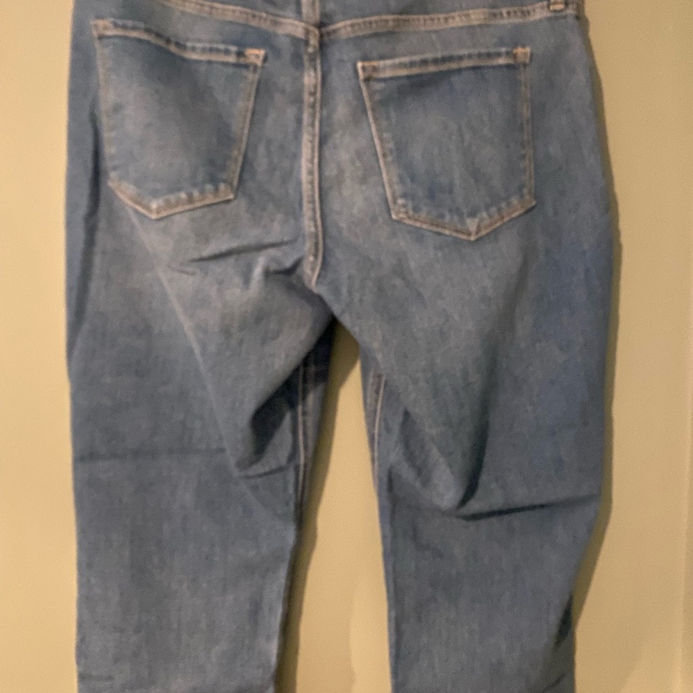 Old Navy Wow Jean Capris - Picture 2 of 5